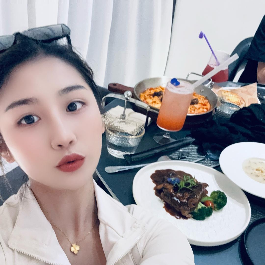 暴躁小小余