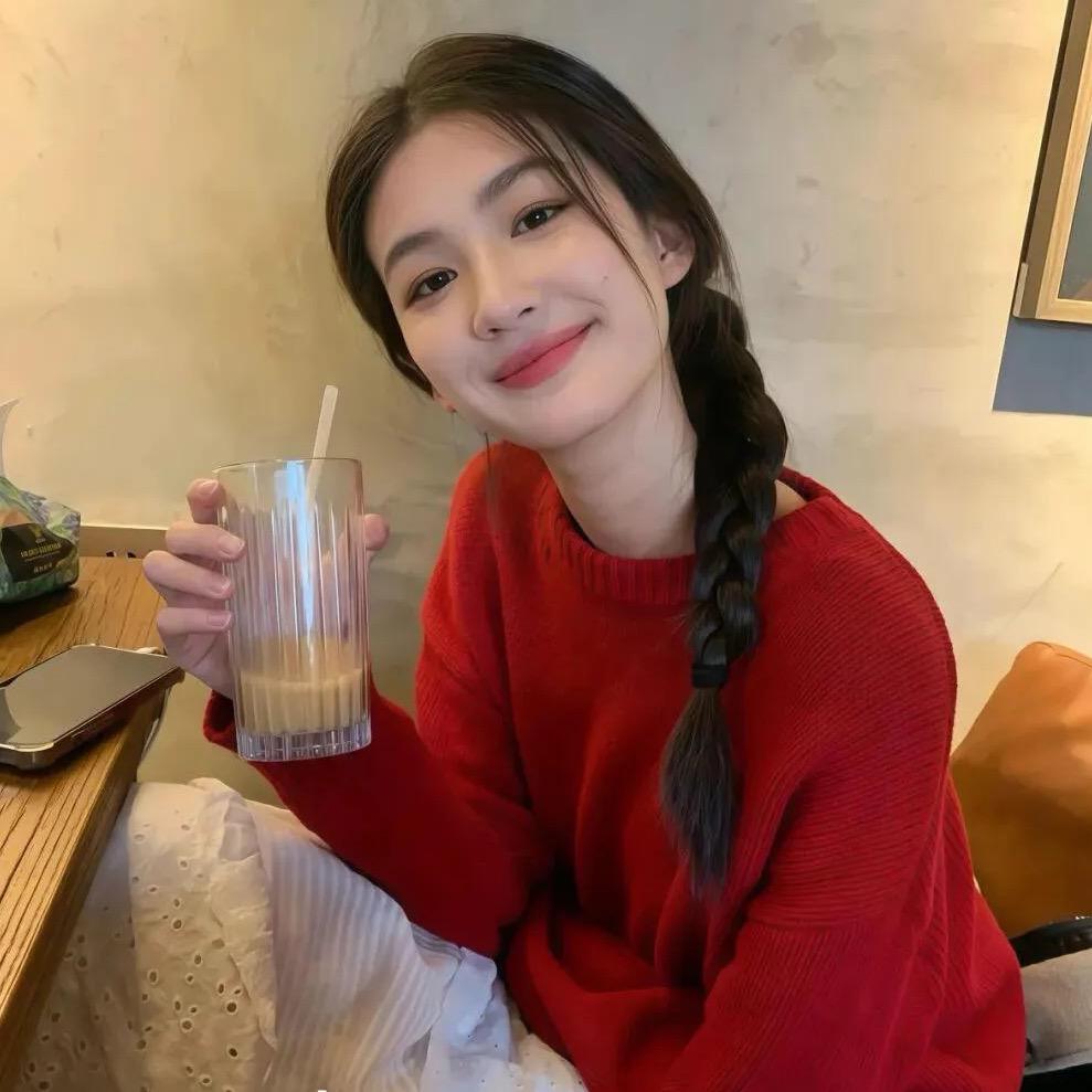 钞能力美少女