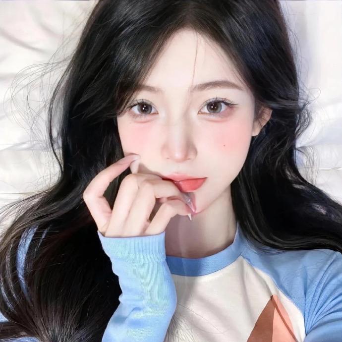 姜小莓berry(爱穿搭)