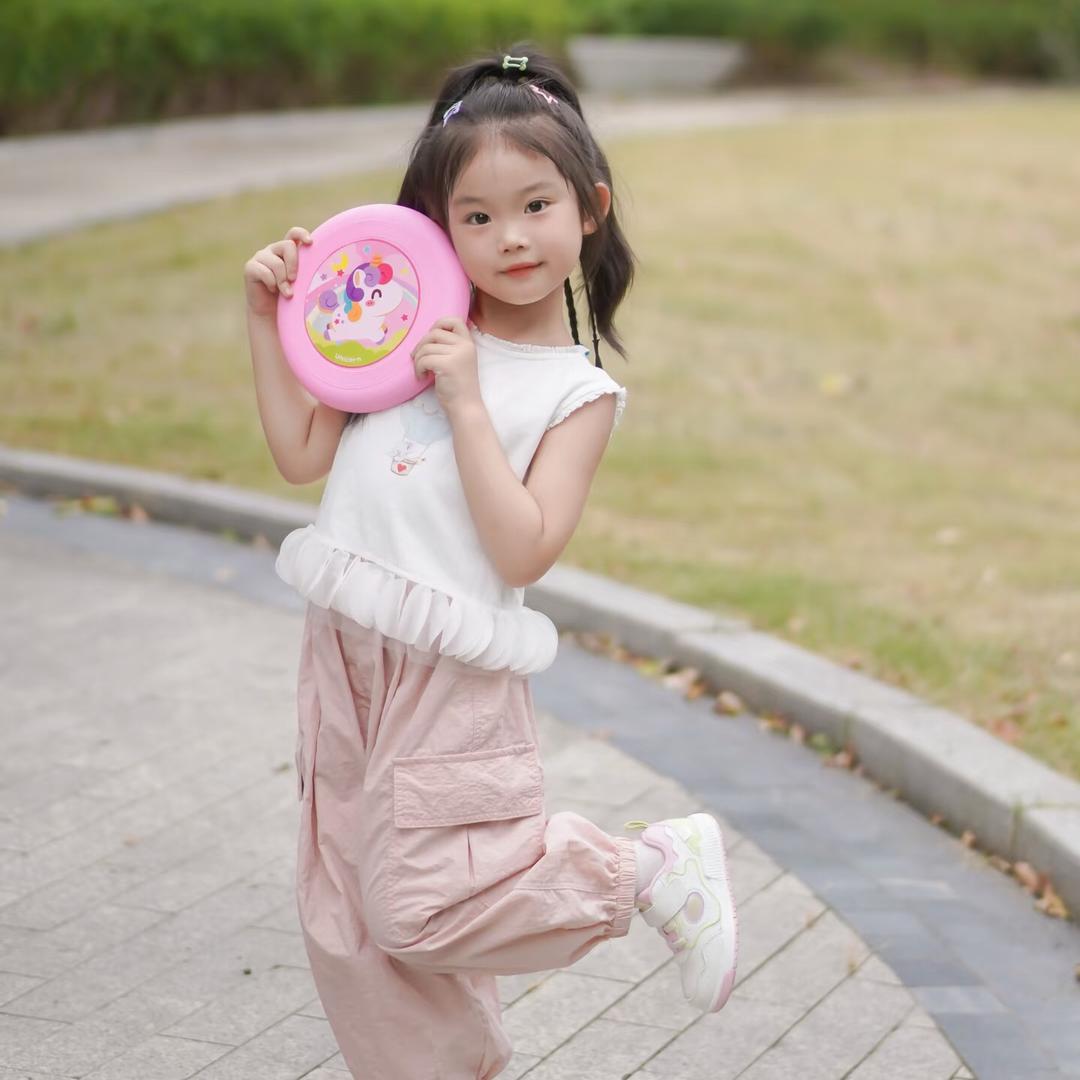 琦琦百货衣帽零售店