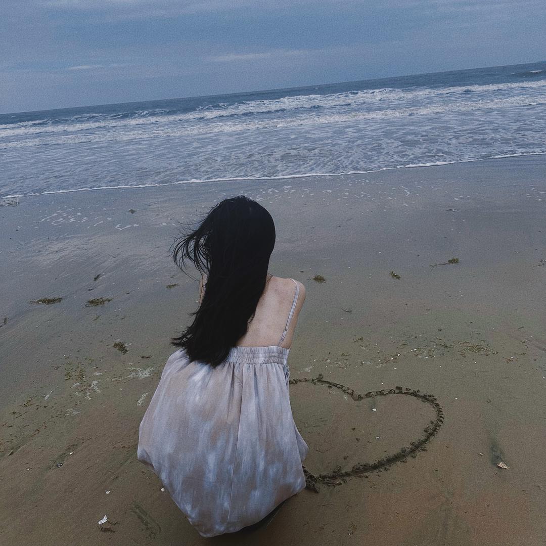 有素质但不多的小美女