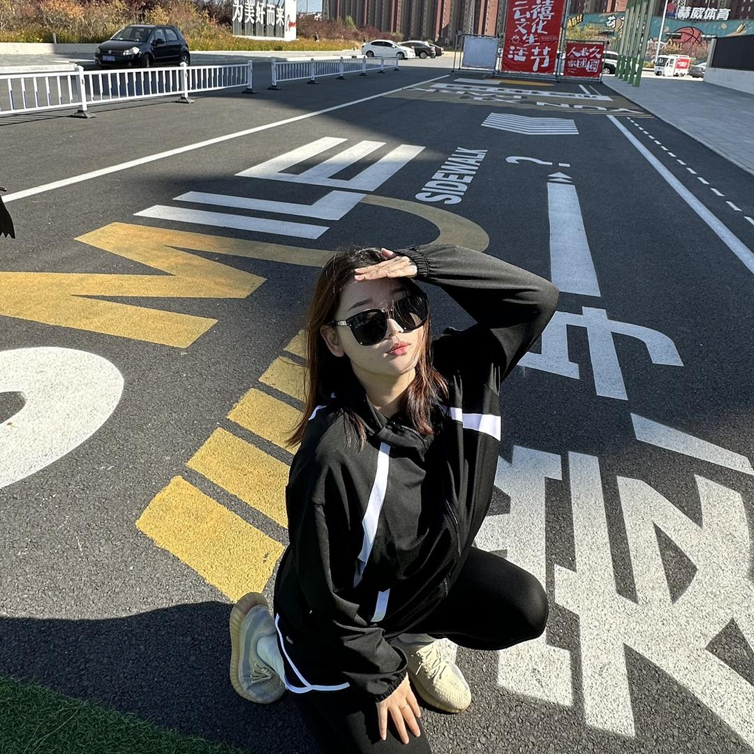 Rou肉女孩瑜伽运动