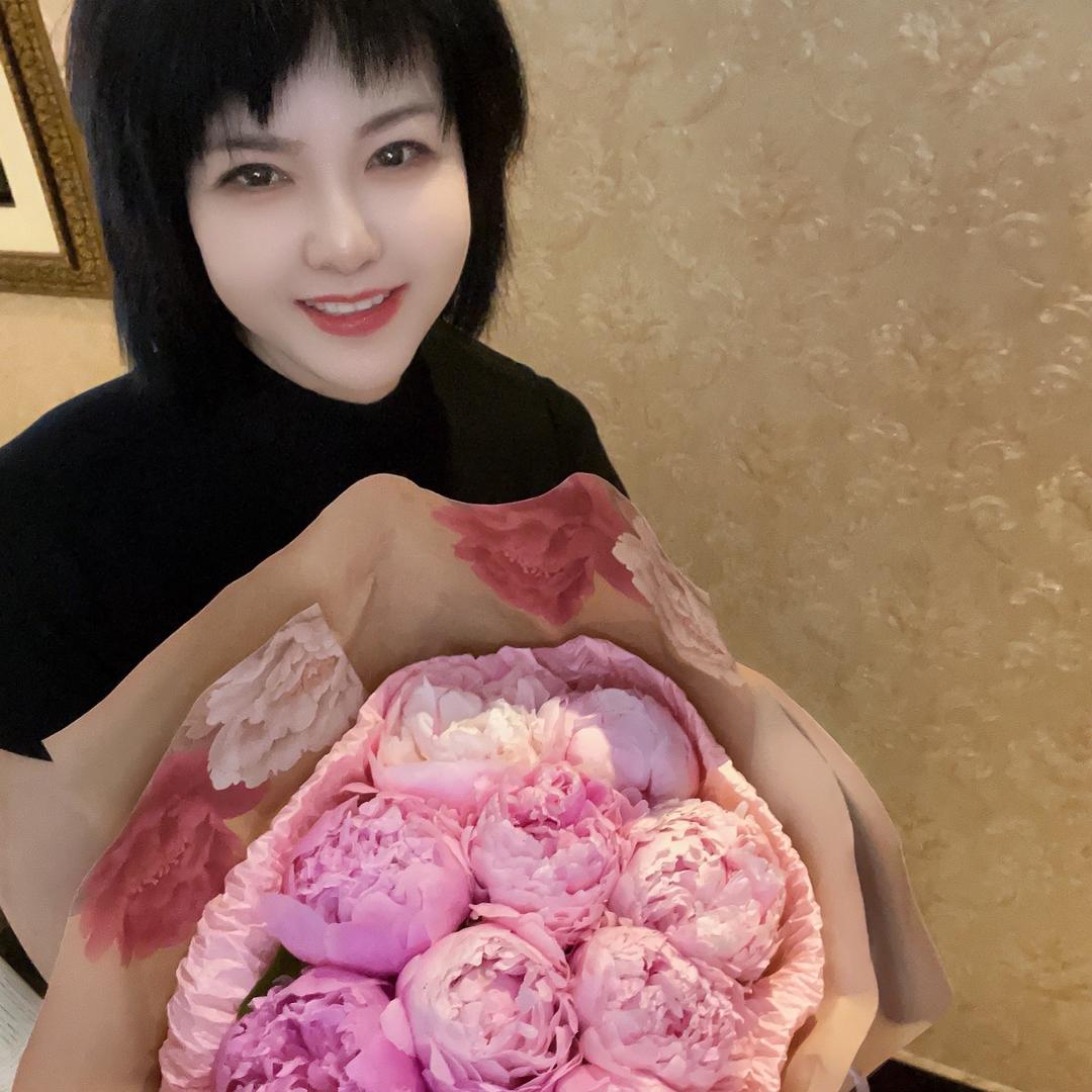 🌜🌟气质女神👩‍❤️‍👩