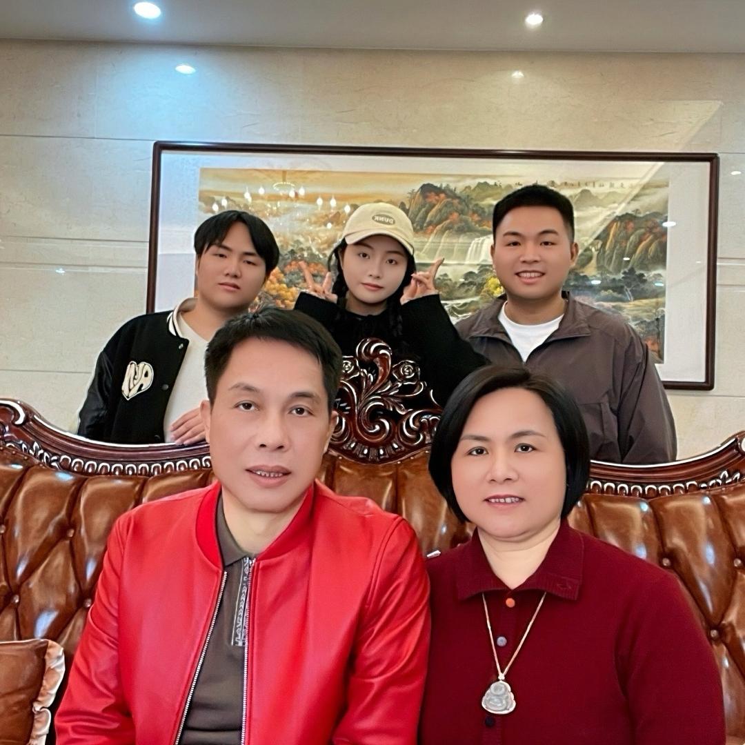 万歌尼（玉姐）