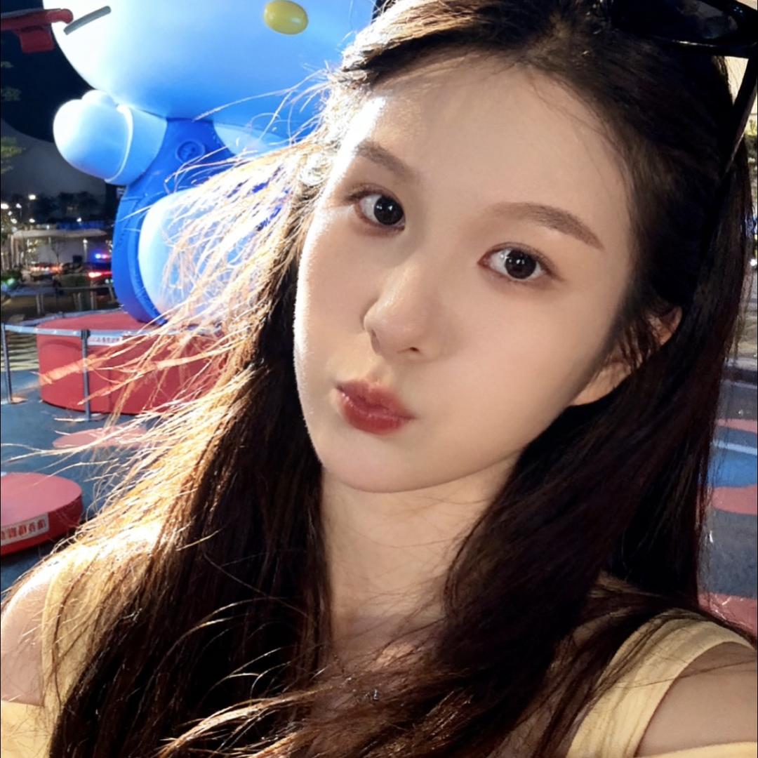 @薇薇（穿搭版）