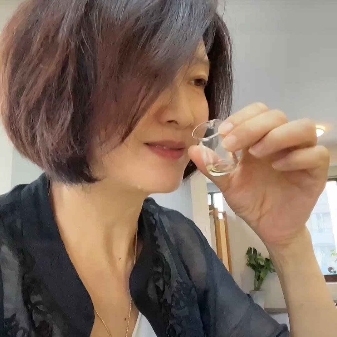 爱芳香.蘭