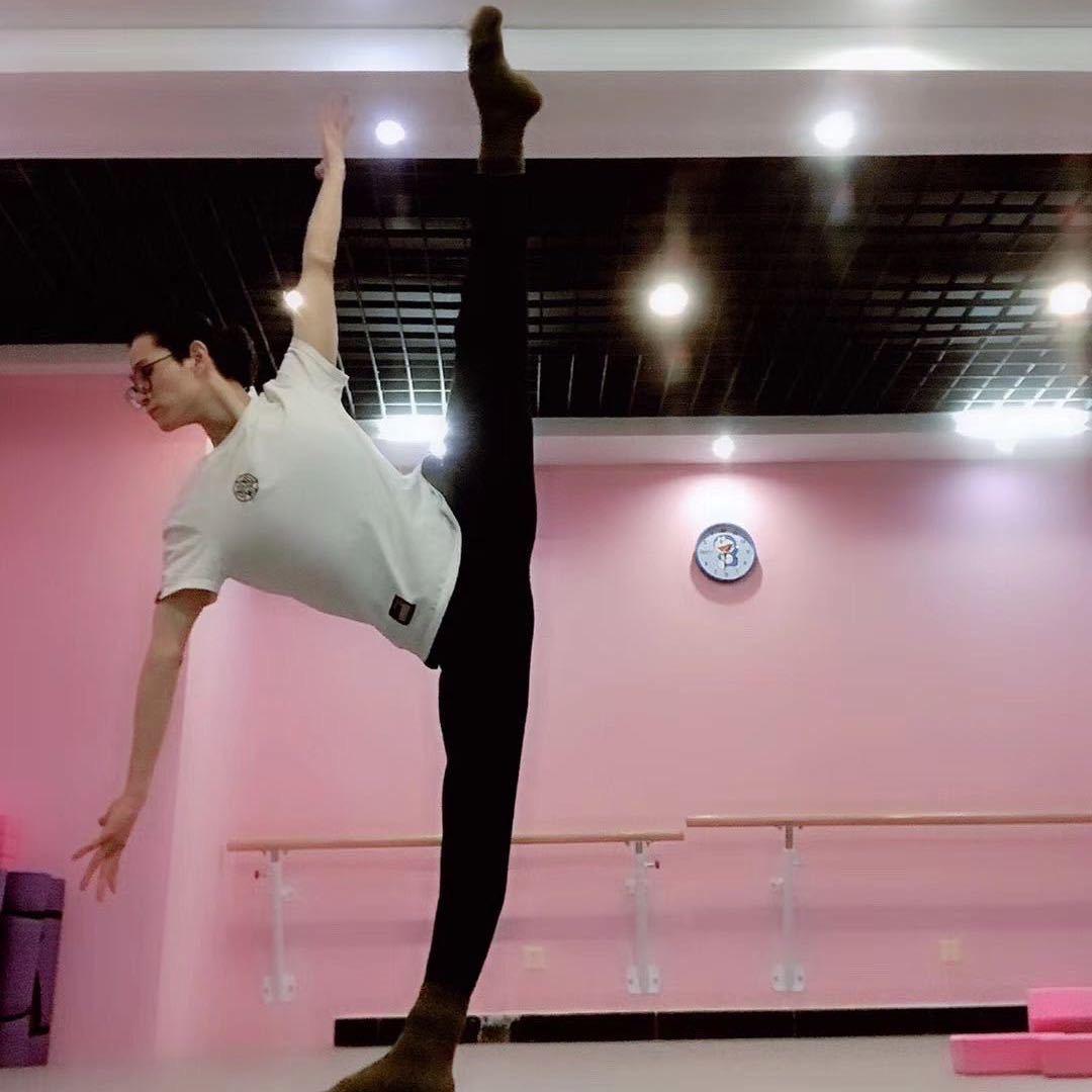 定兴教舞蹈的许老师