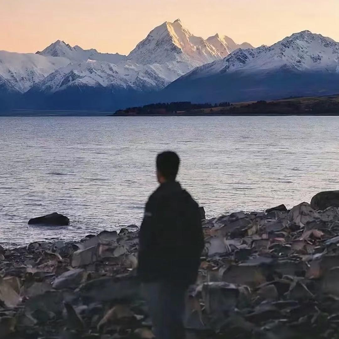 梳碧湖畔砍柴人