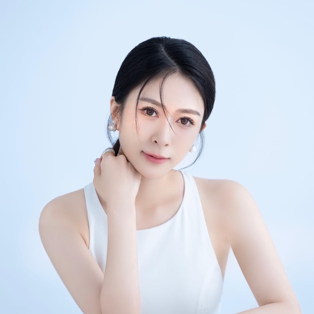 百灵Bella