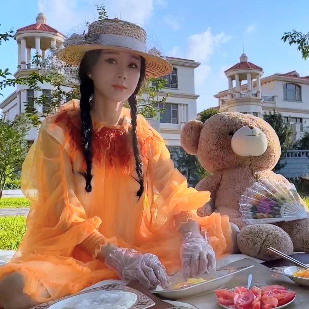 花甲姐姐的逆龄生活-梗卓