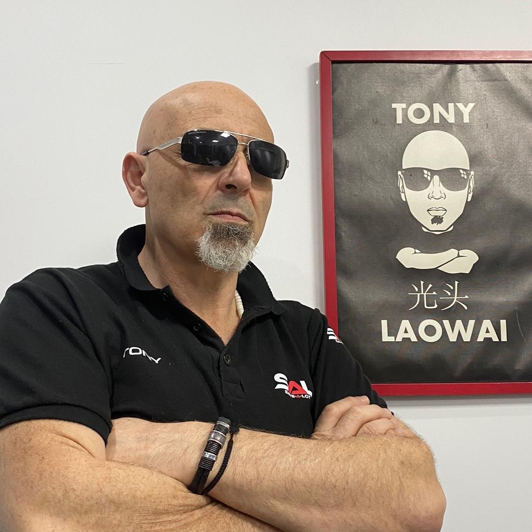 TONY光头老外
