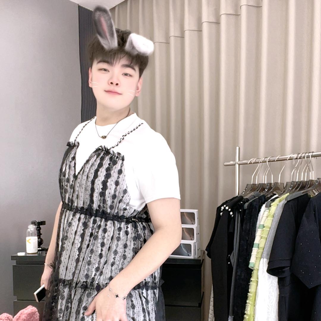 小艺服饰教搭配
