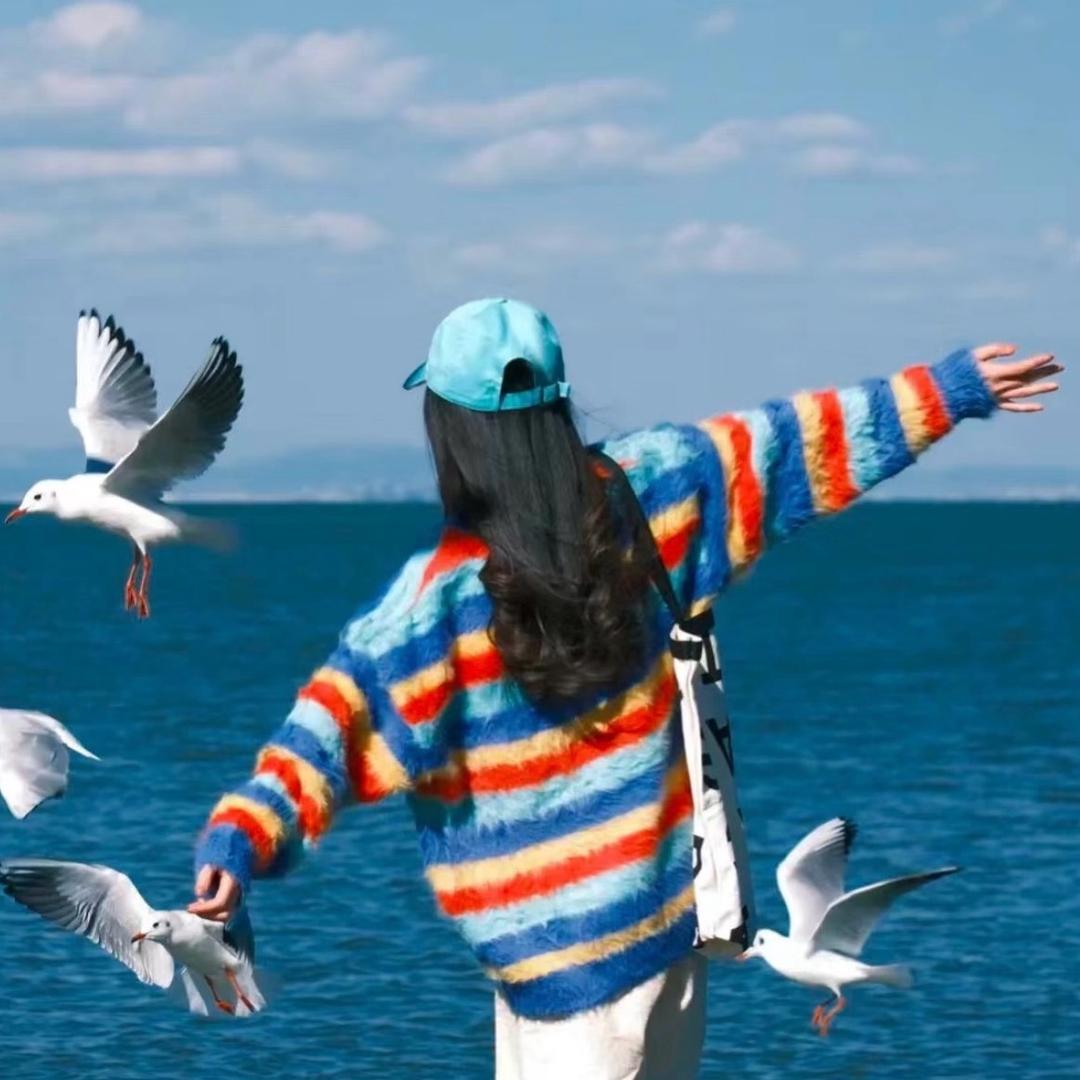 草莓冻冻🎨（努力上班版）