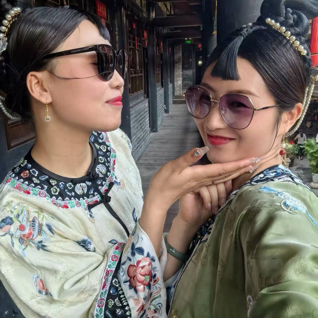 冀游姐妹花
