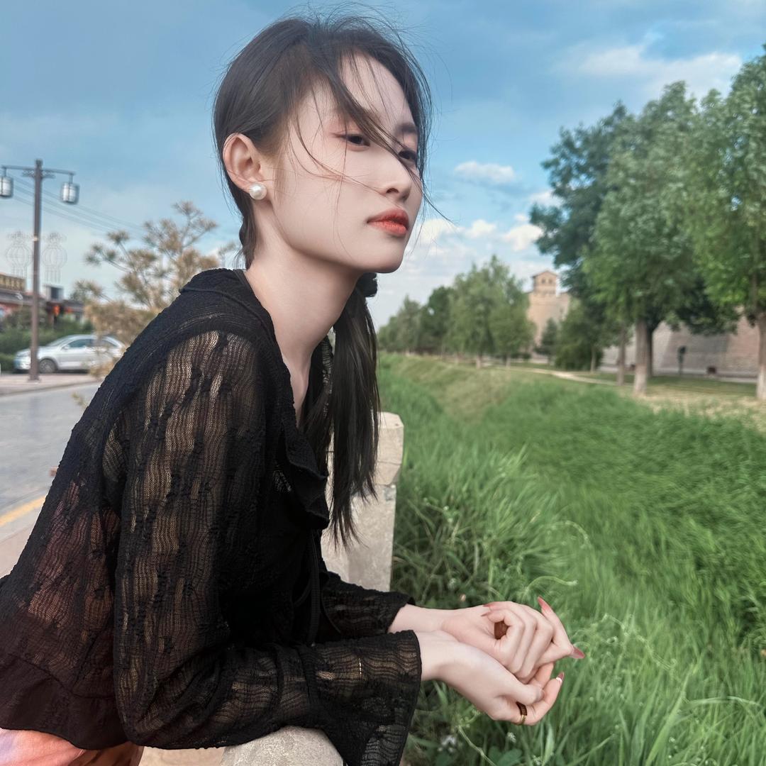 衿衿盘核桃
