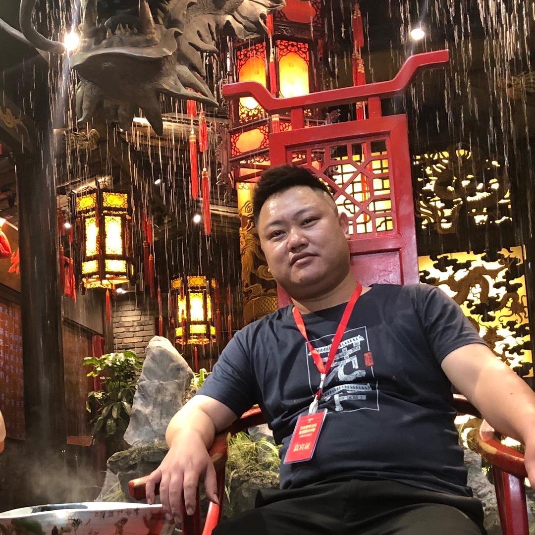 腾龙烟酒茶雪茄商行（香烟，白酒，雪茄）