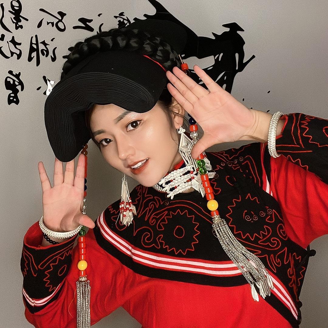 阿华 砥砺前行
