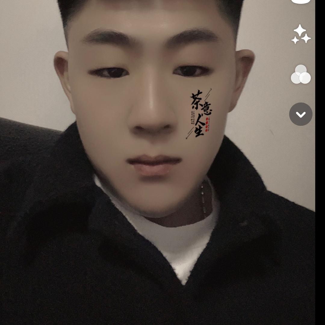 00后 开收割机 小王