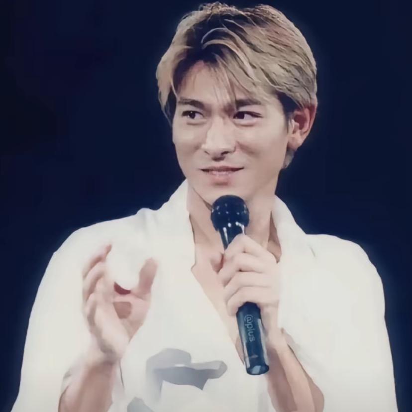 李