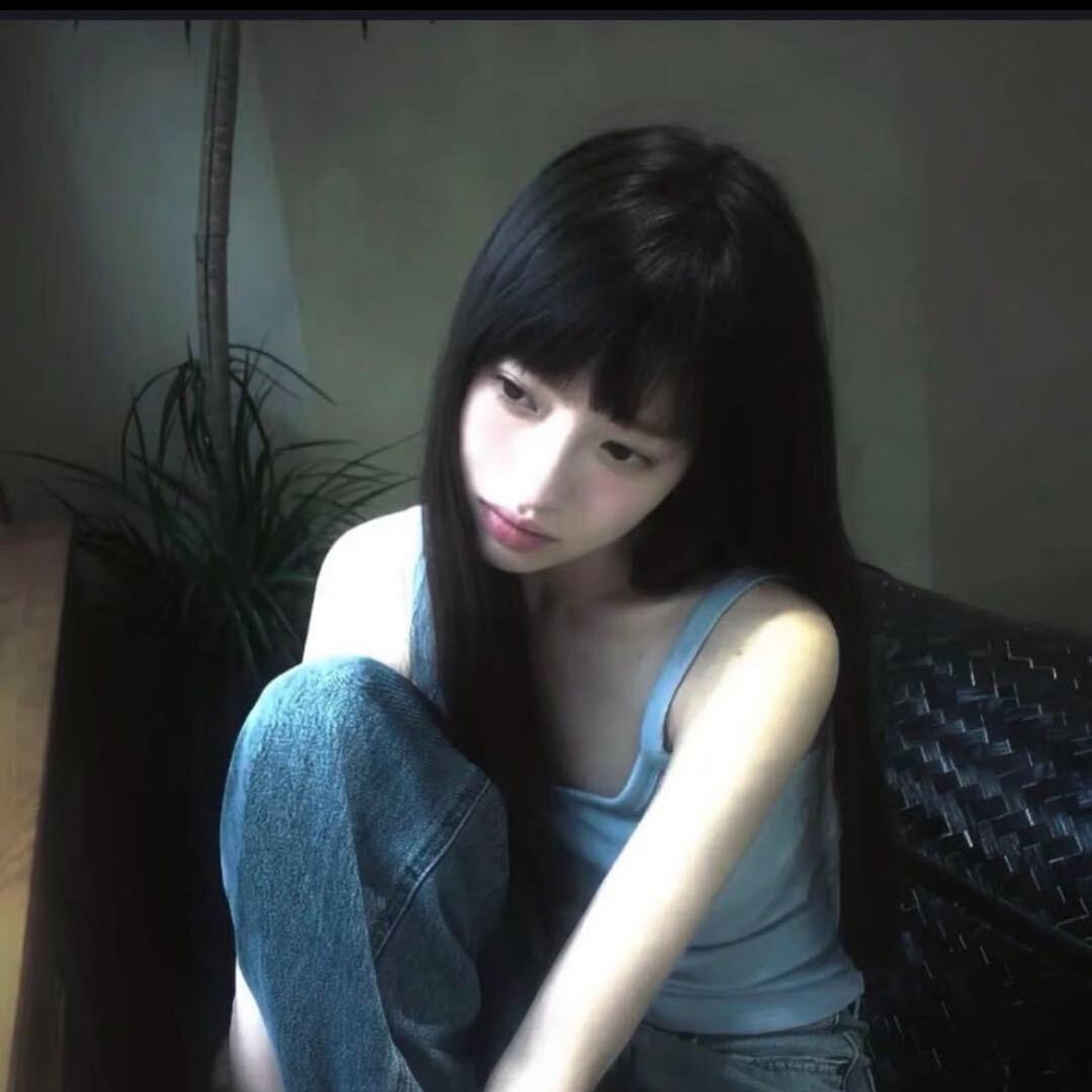 西西不嘻嘻