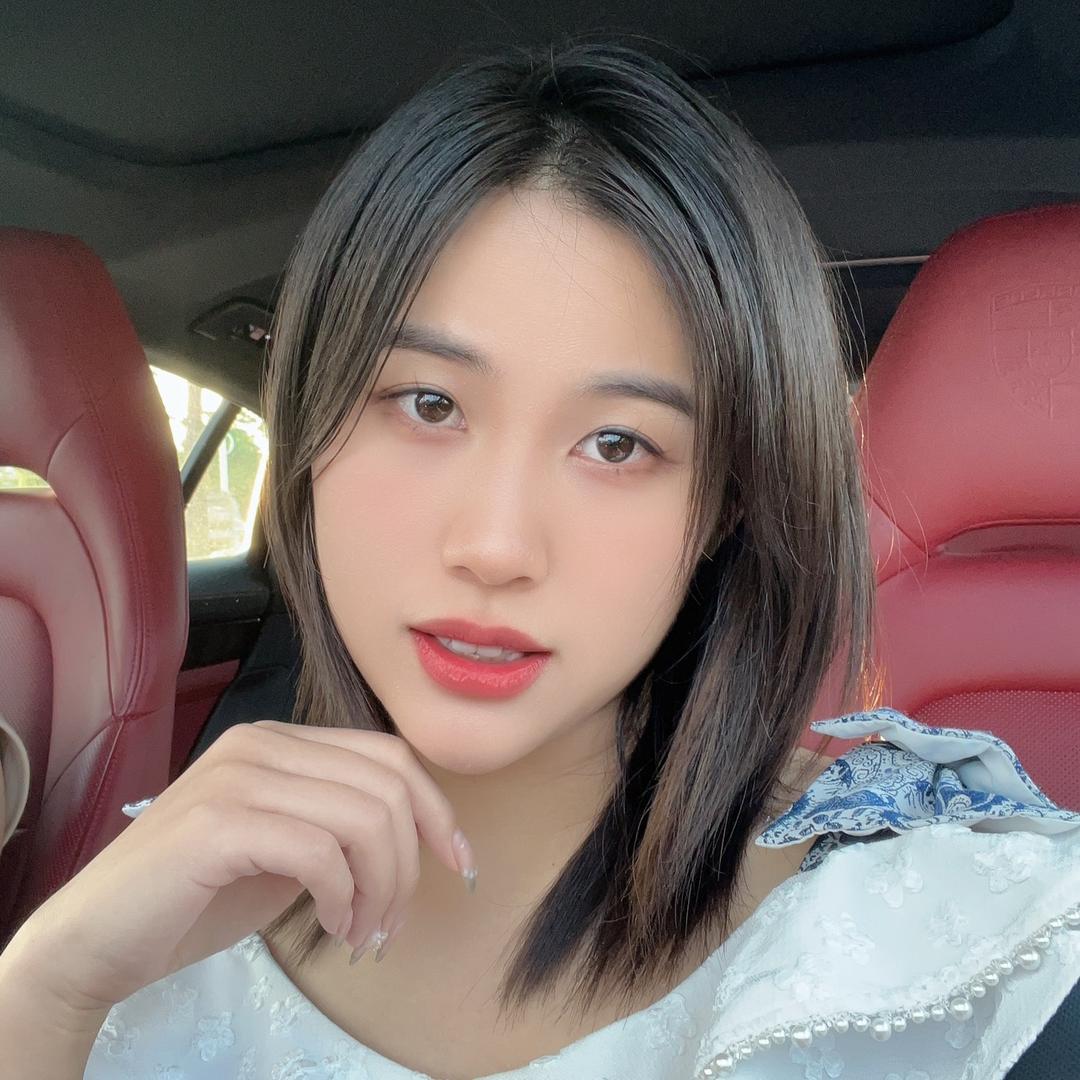 喜临门床垫-吴敏