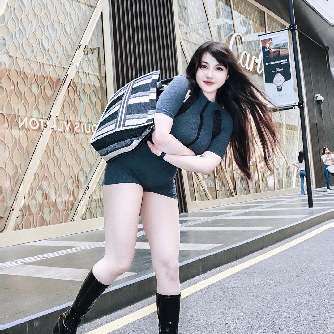 chris周周