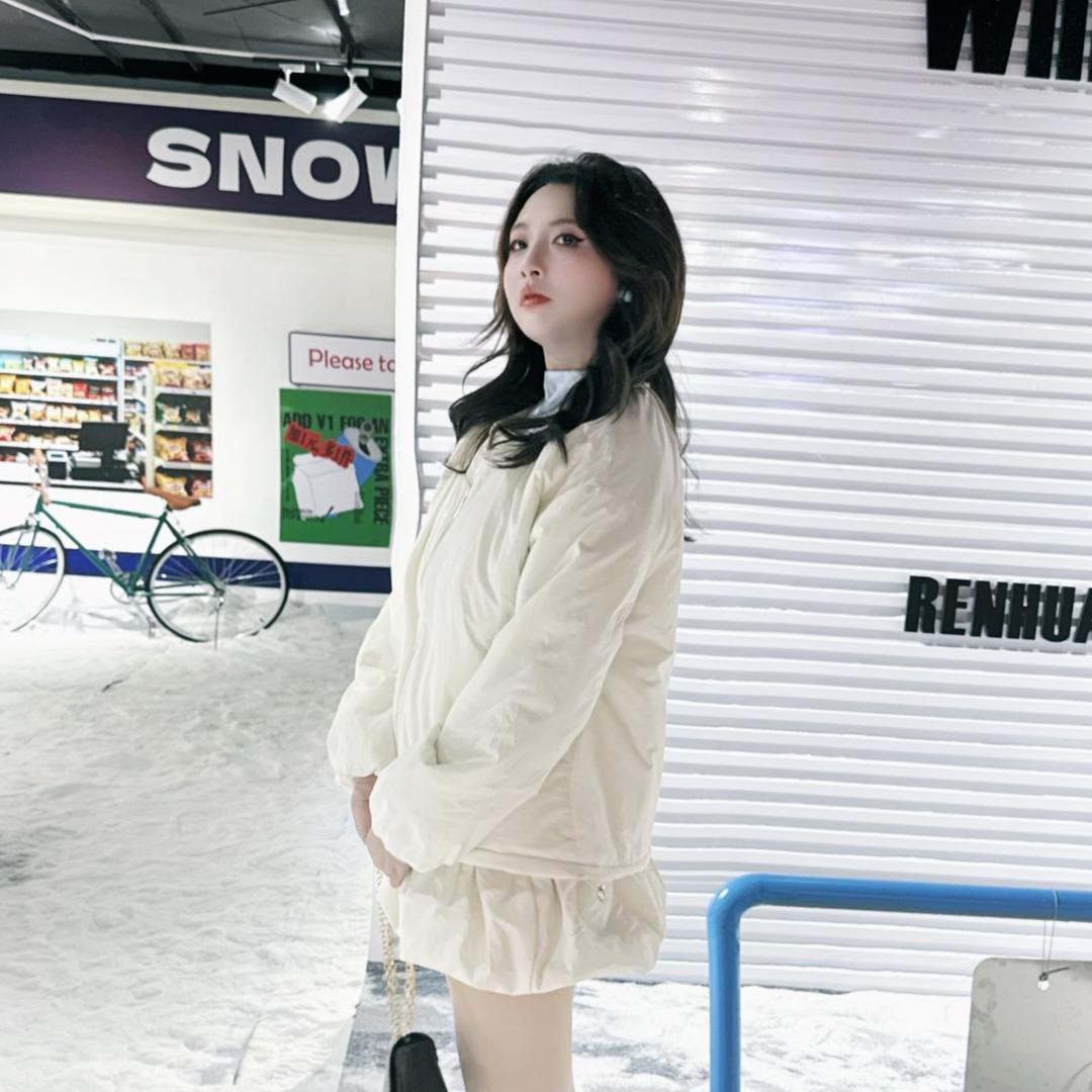 伊伊不讲李~