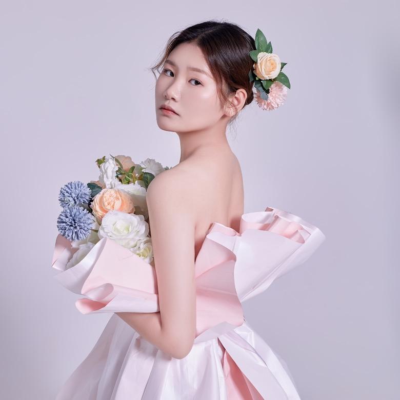 莹莹🍑