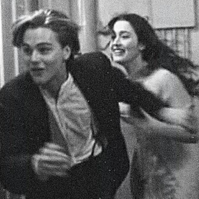 对着眼睛滴海椒水