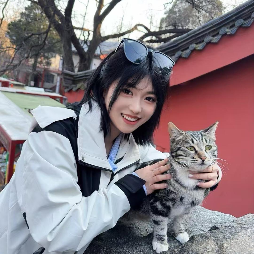 小柒（泰山陪爬）