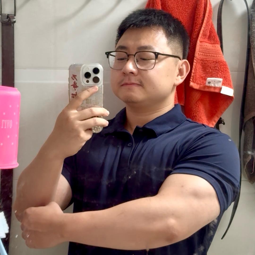 大大大大伟咯