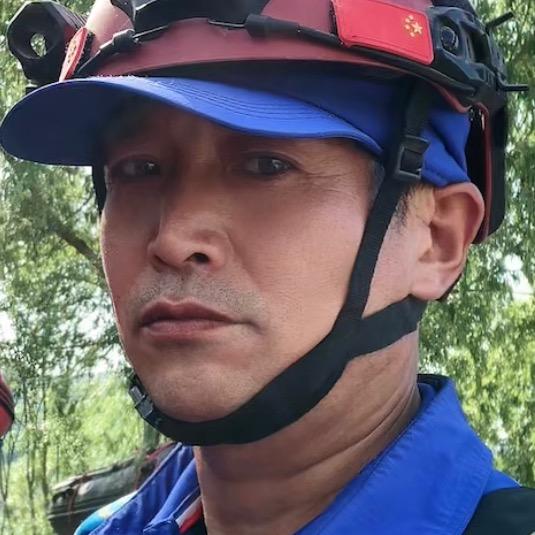 薛长伟。平舆县红十字救援。