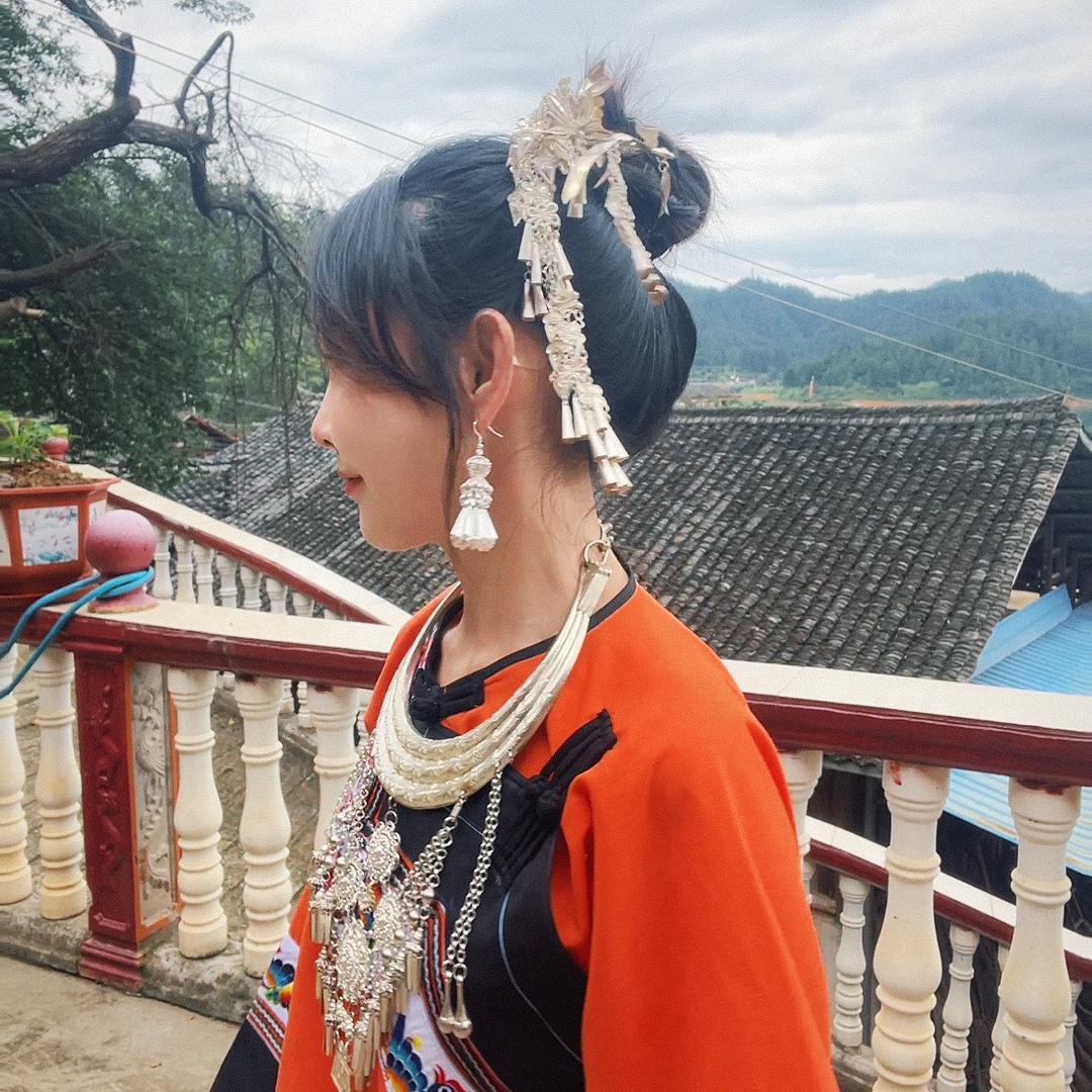 苗寨吴秀妍