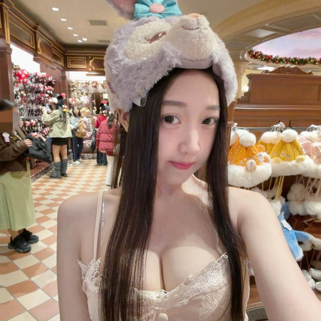 快乐幸运多福多财大美女