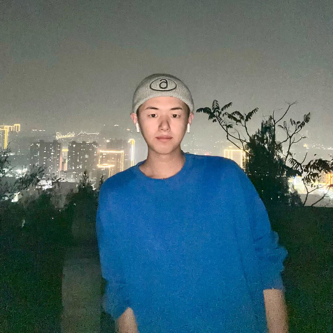 在纳木错湖吃莲花的白蕨菜