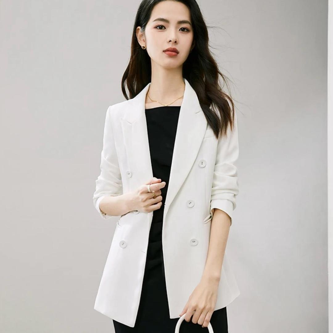 会穿搭的水女人