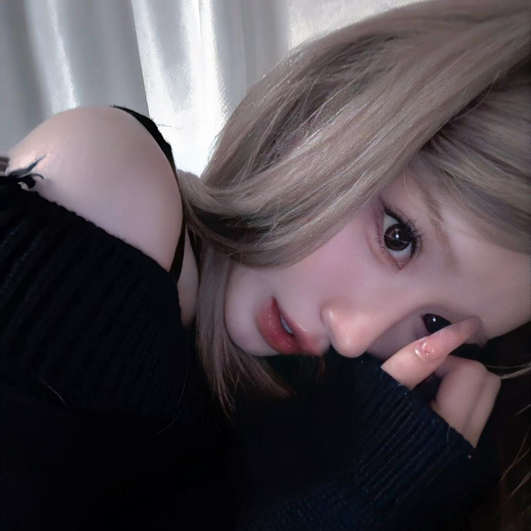 娜娜米^.