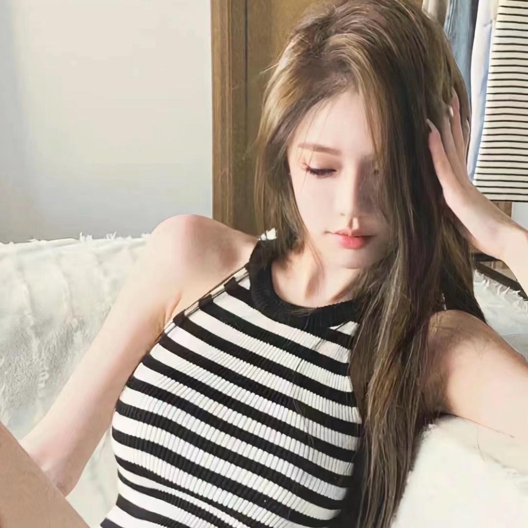 王小涵.