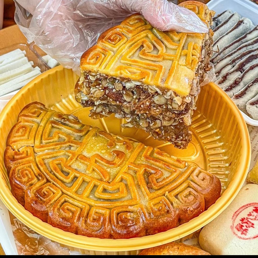 伍仁叉烧金腿大月饼工厂