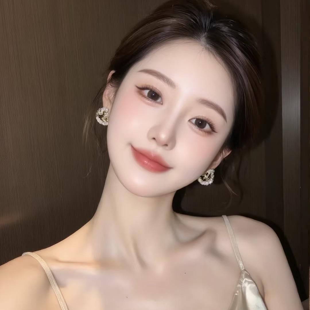 打工还债小美！
