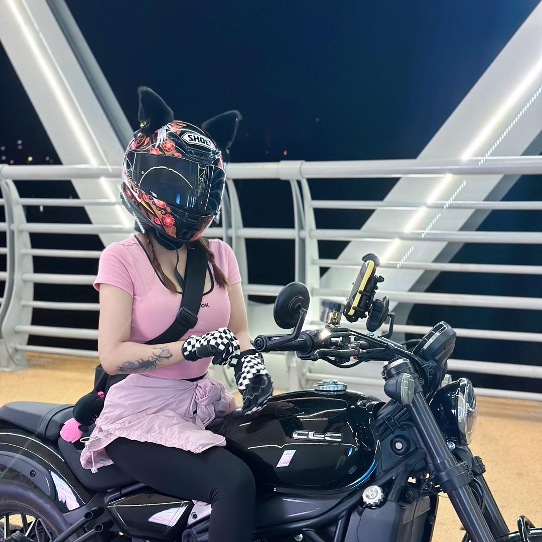 李娜恩 新疆摩旅中