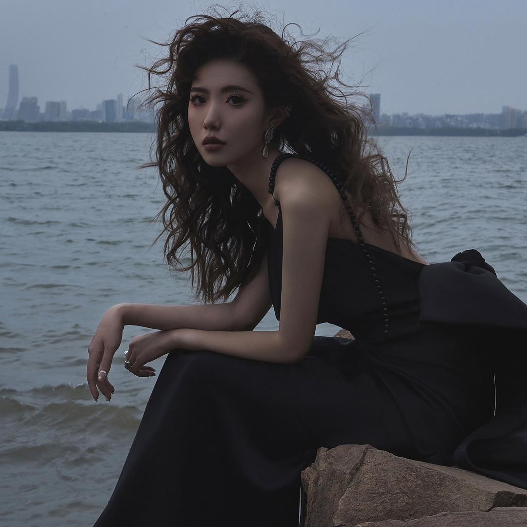 女弟