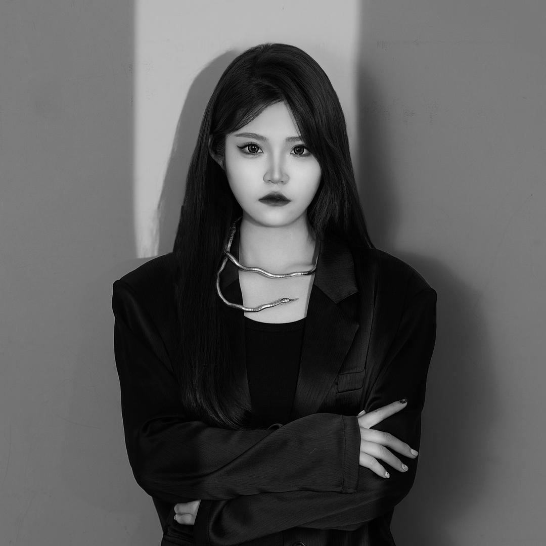 娜妍婚纱-化妆师琳琳