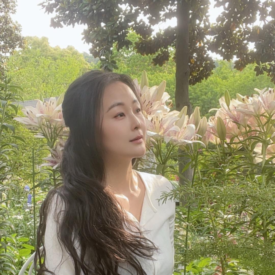 莉莉