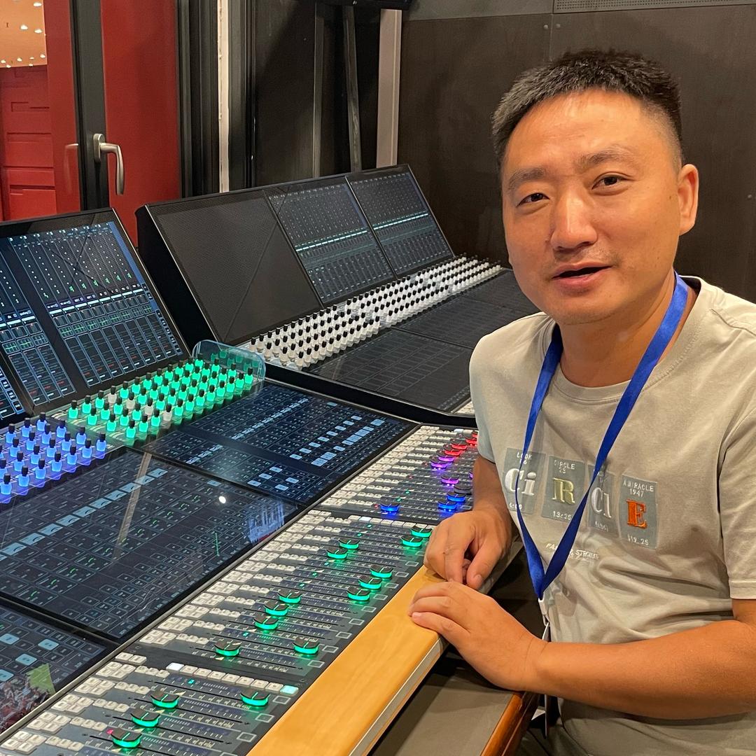 队长，别开枪，我是放广播的老王！