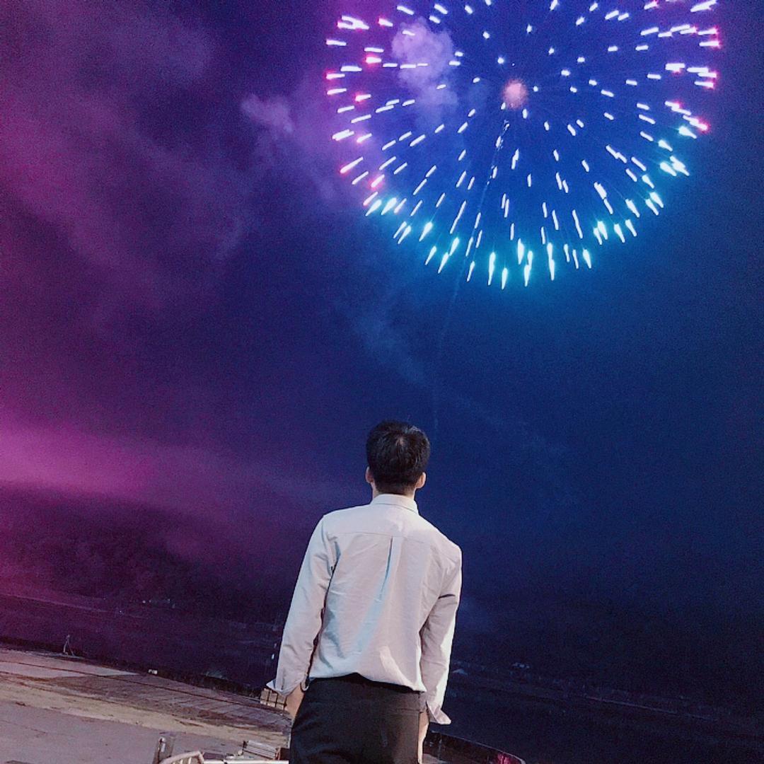 金意烟花🎆嗨··森