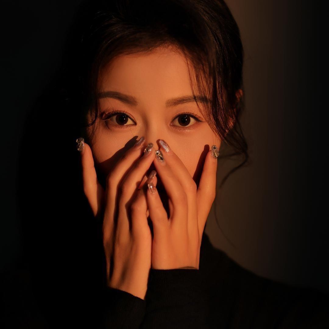张馨予。