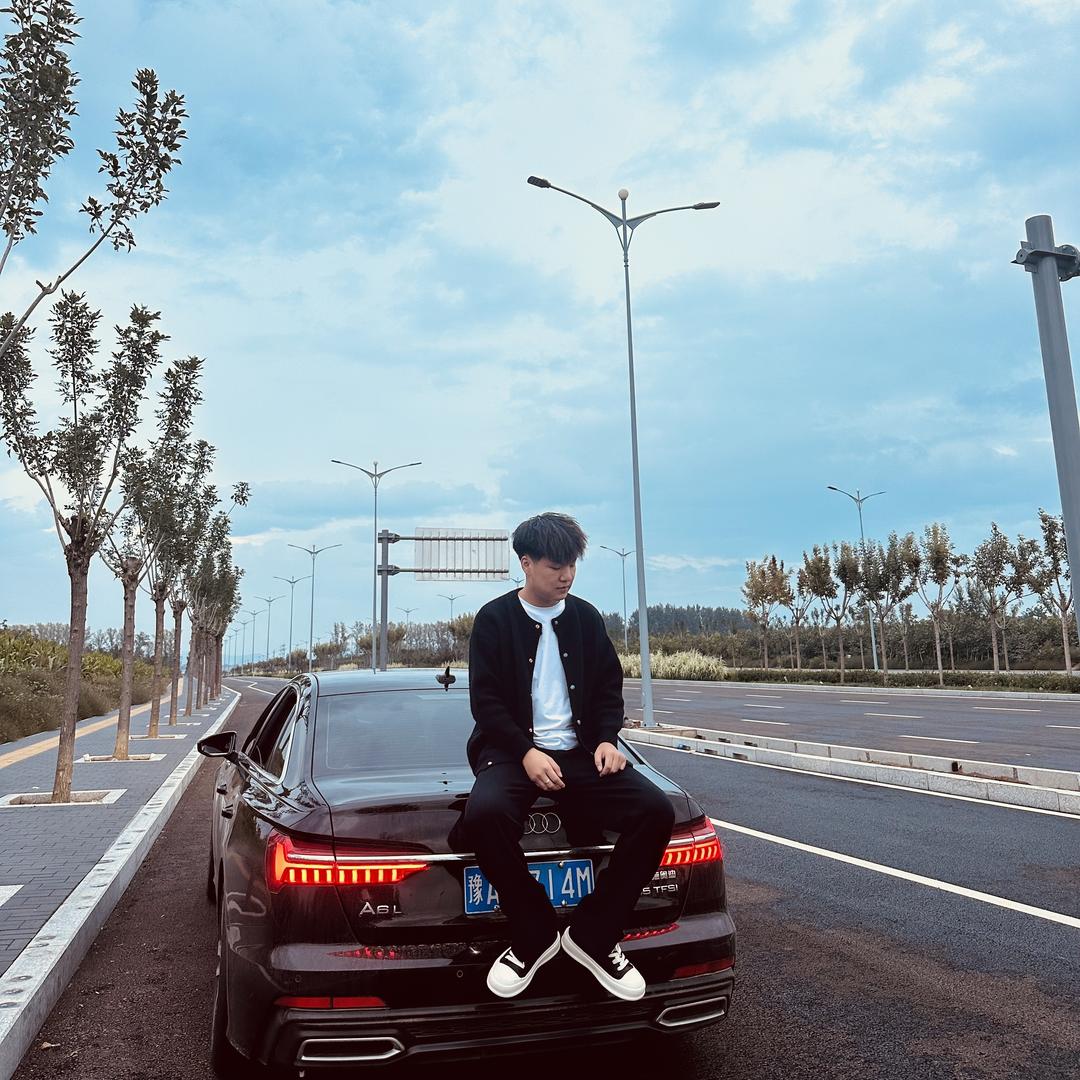 A皇后酒吧营销经理政杰.