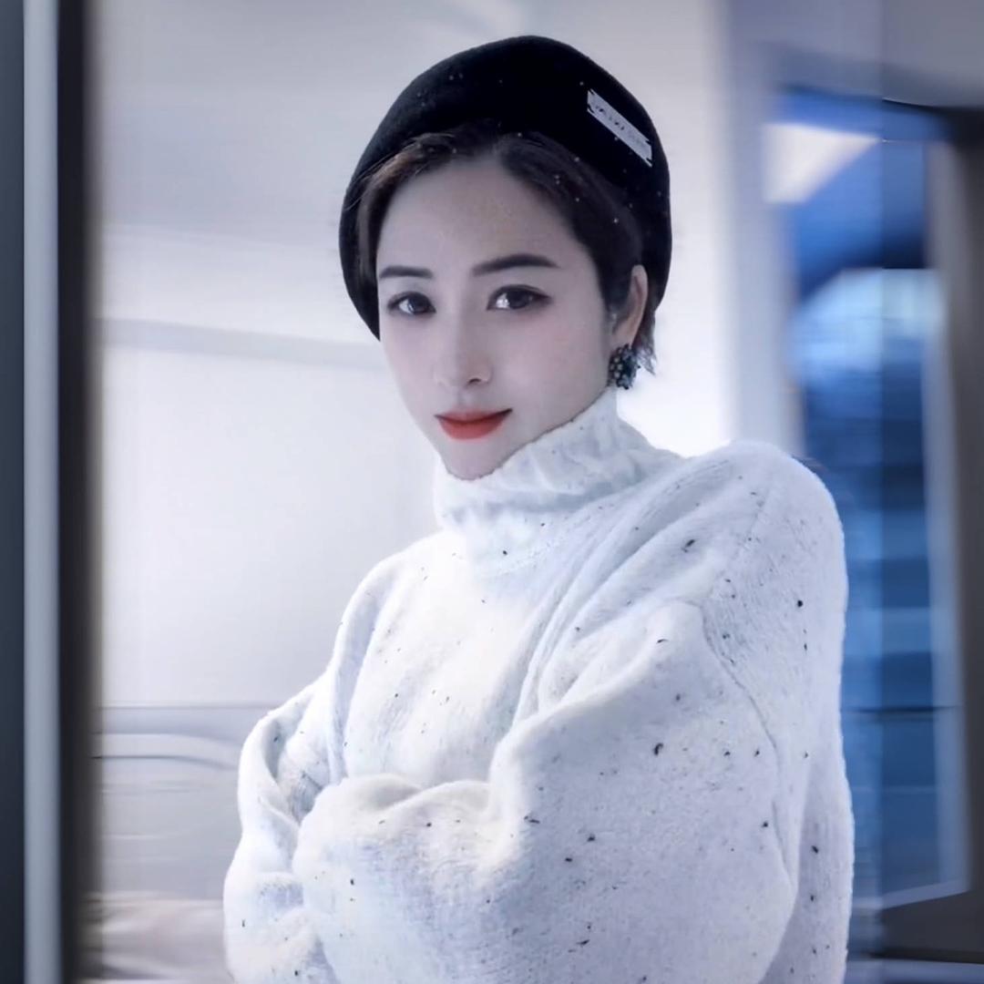 龙妍霏