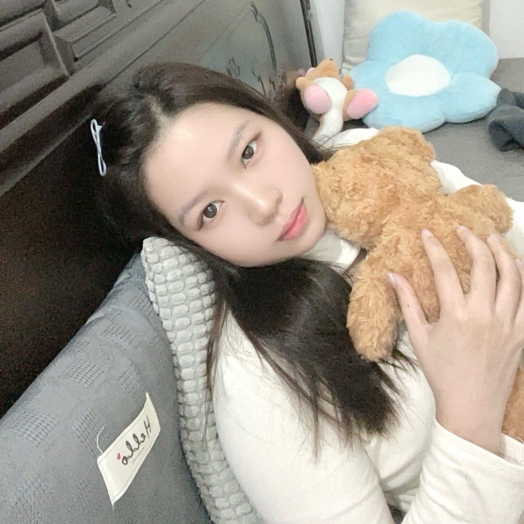 小简 🤍🧡